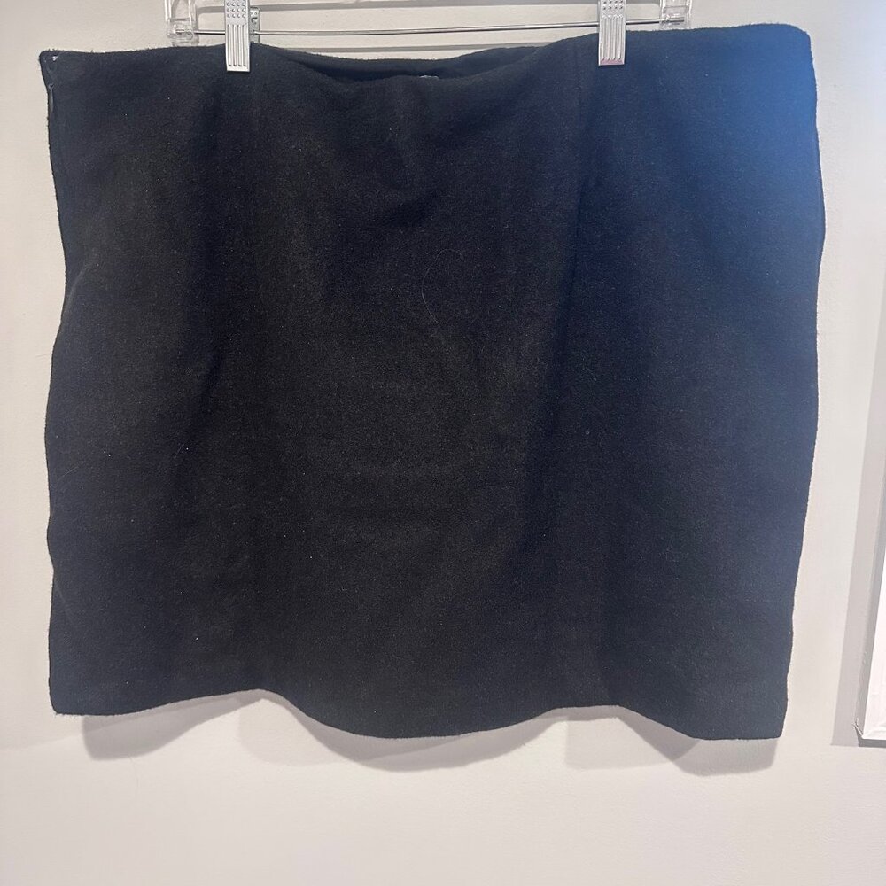 NWT- 2x Textured Mini Skirt